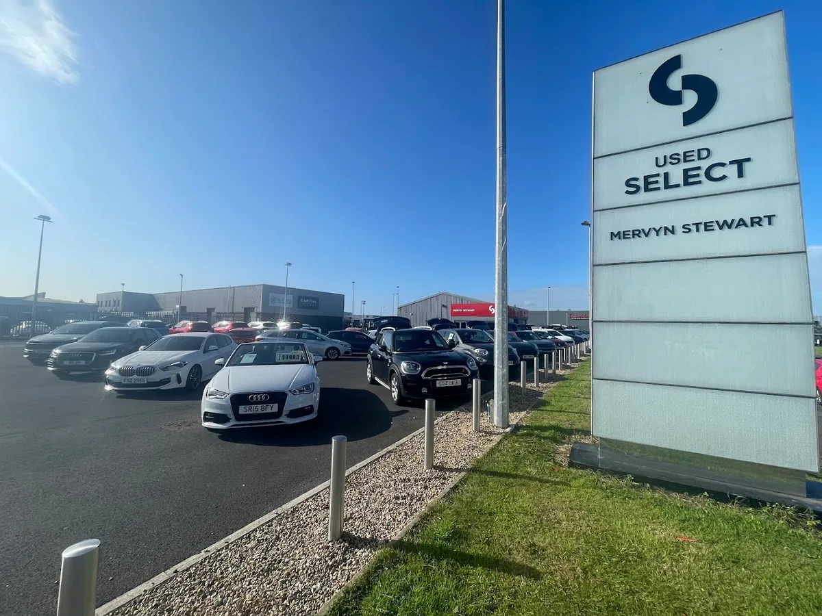 Mervyn Stewart Used Select photo 5