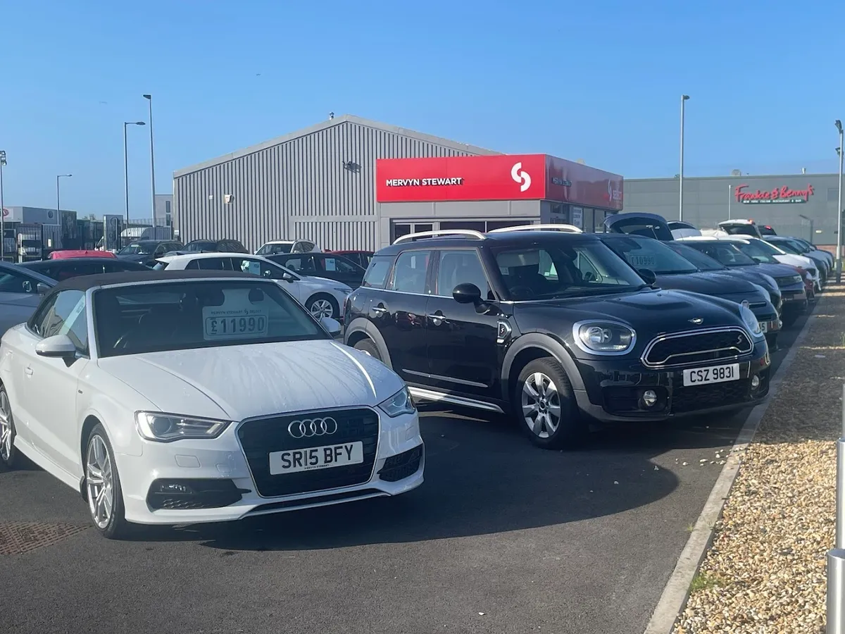 Mervyn Stewart Used Select photo 7