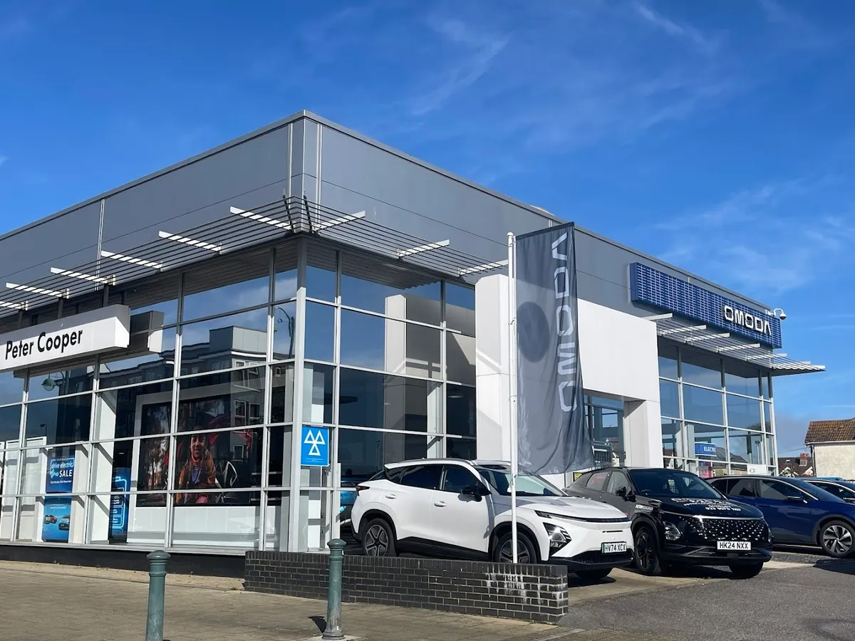 Peter Cooper Omoda & Jaecoo Southampton photo 8