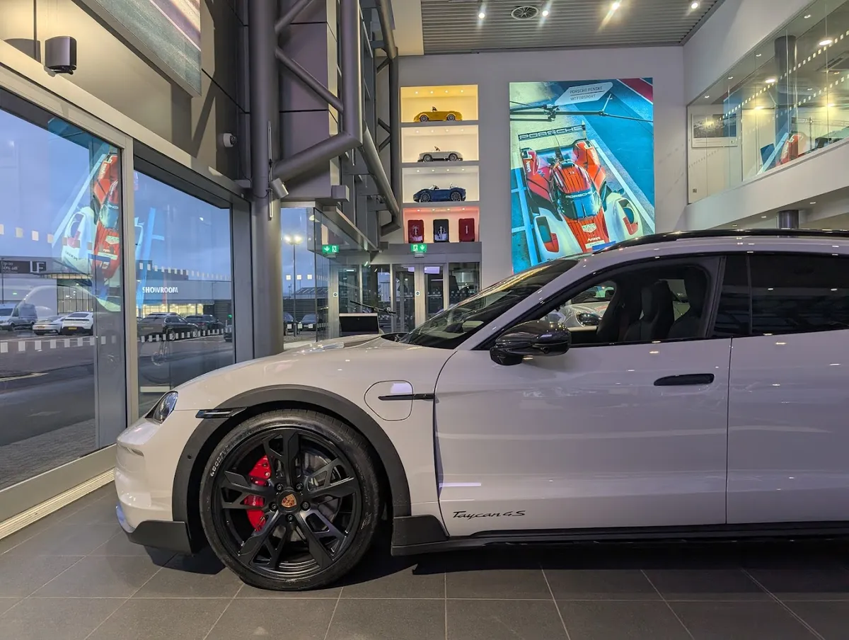 Porsche Centre Glasgow photo 4