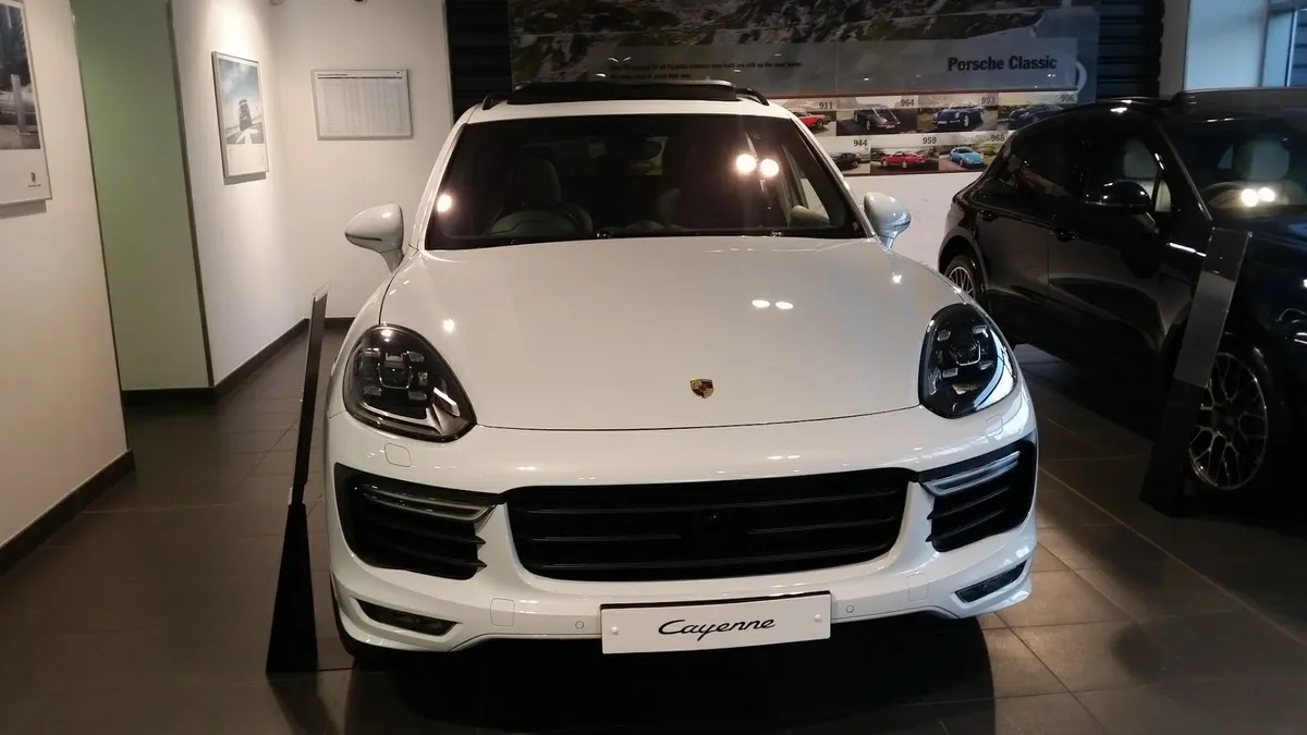 Porsche Centre Glasgow photo 9