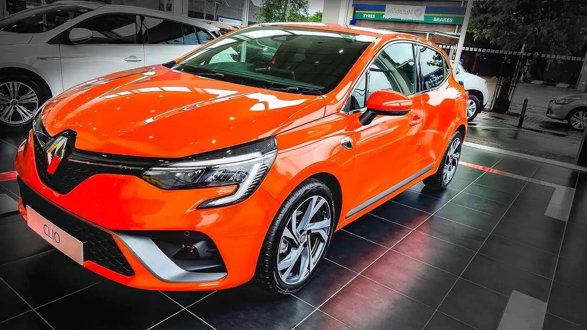 Renault Aldershot SMC photo 5