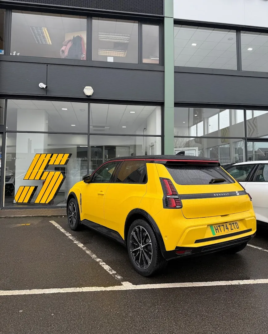 Renault Aldershot SMC photo 6