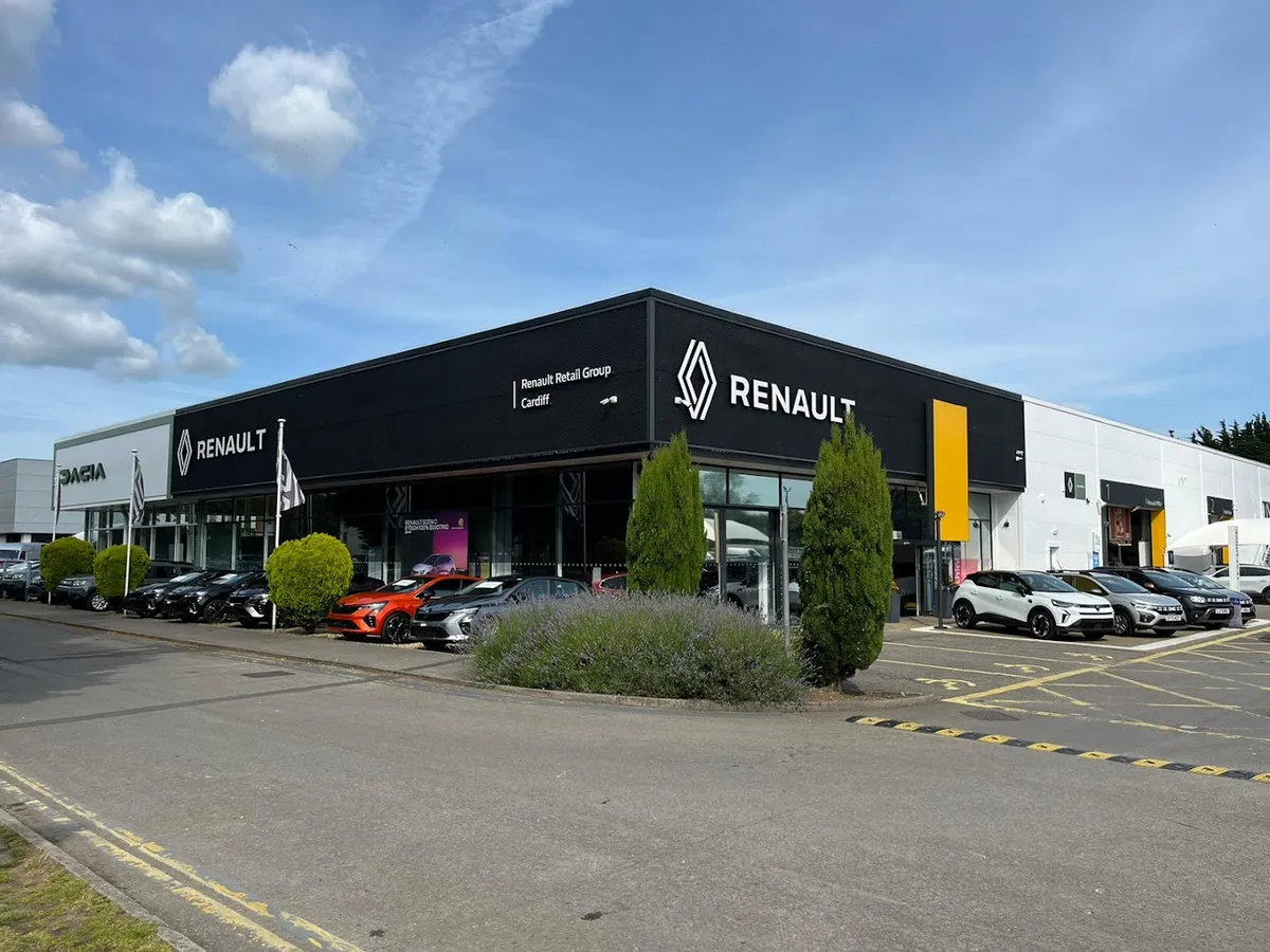 Renault Cardiff — Renault dealer in Cardiff