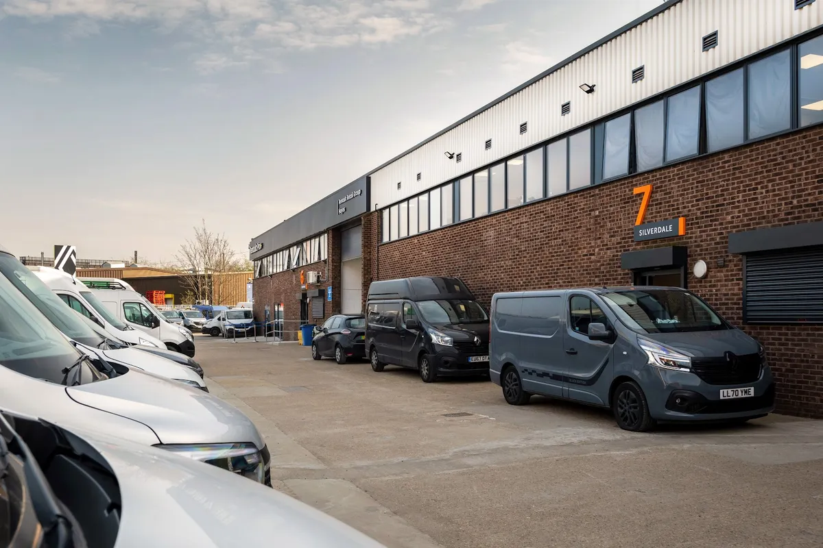 Renault Hayes photo 6