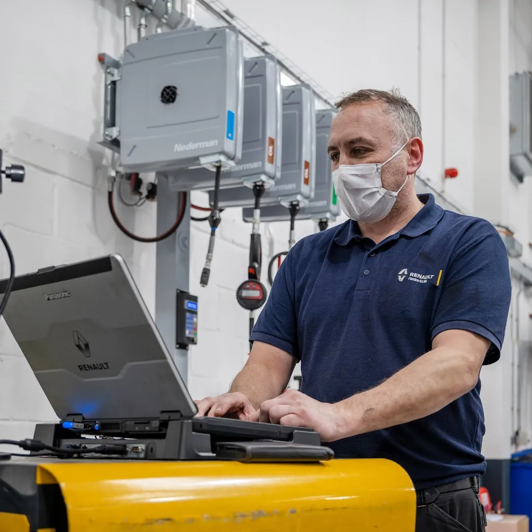 Renault Hayes photo 8