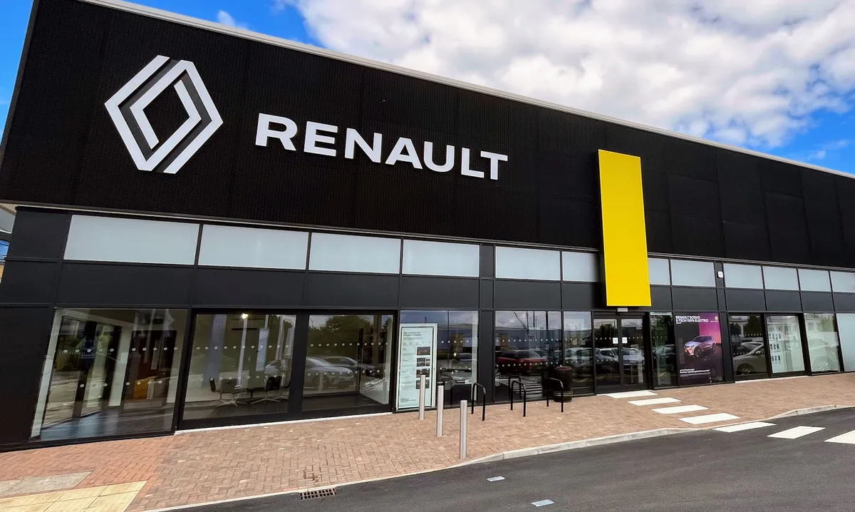 Renault London West photo 3