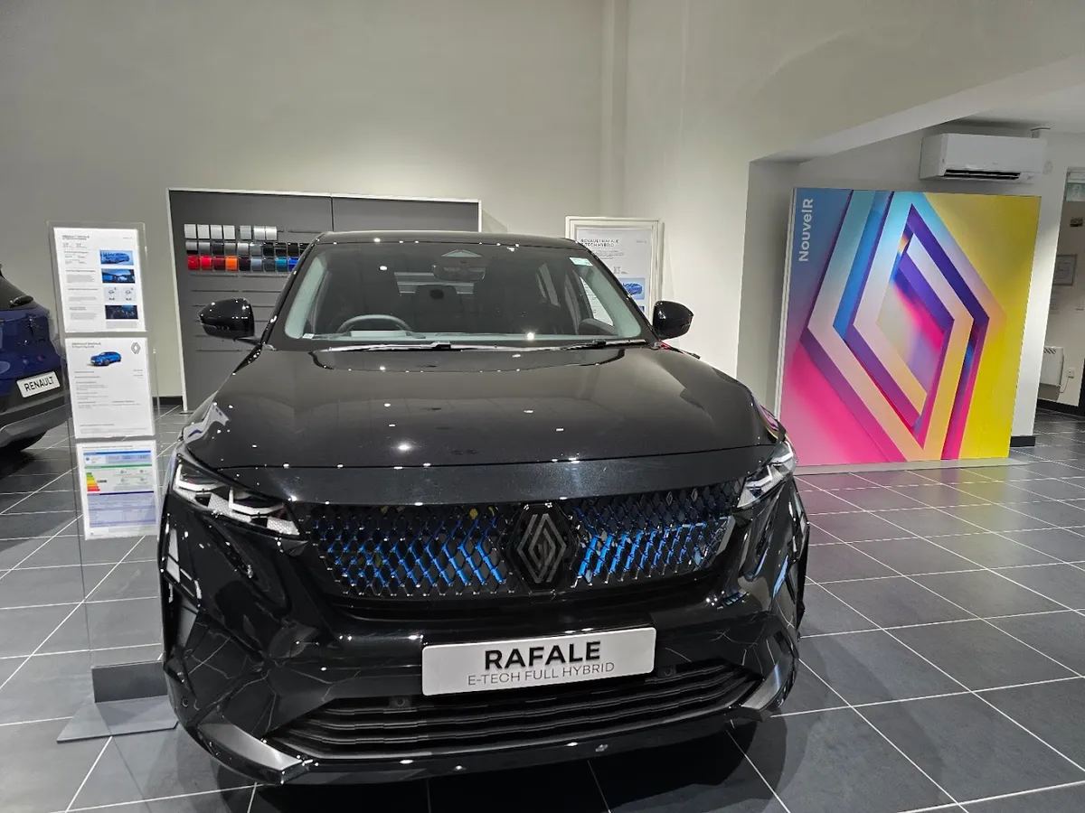 Renault London West photo 4