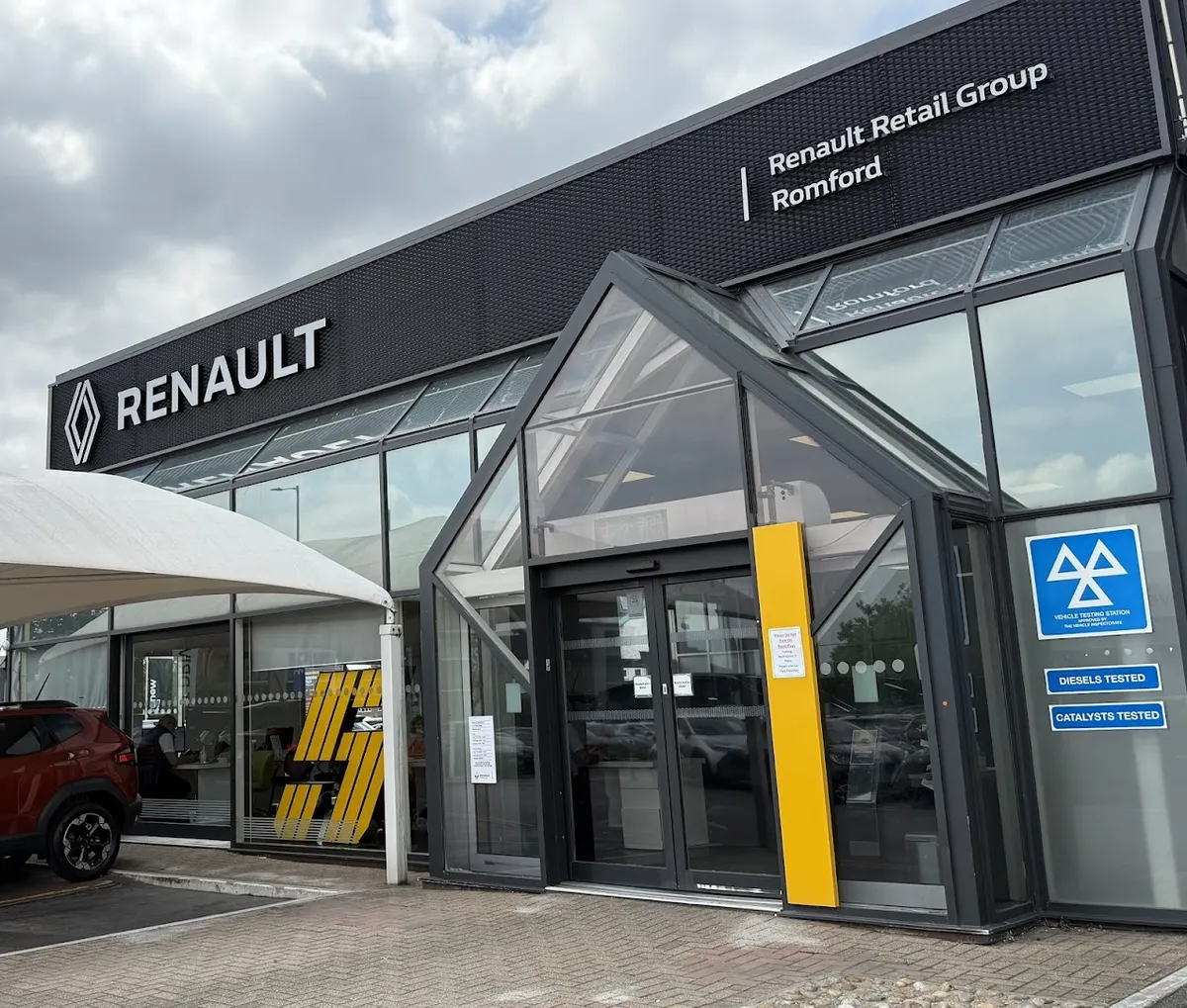 Renault Romford photo 3
