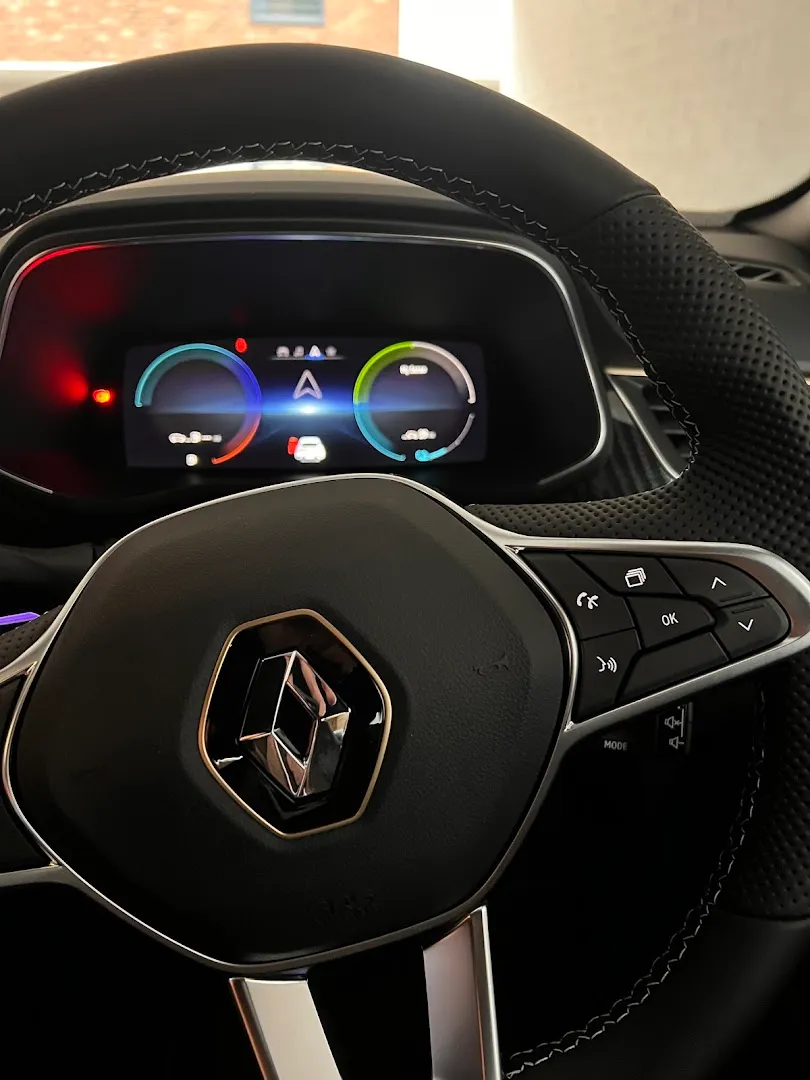 Renault Romford photo 10