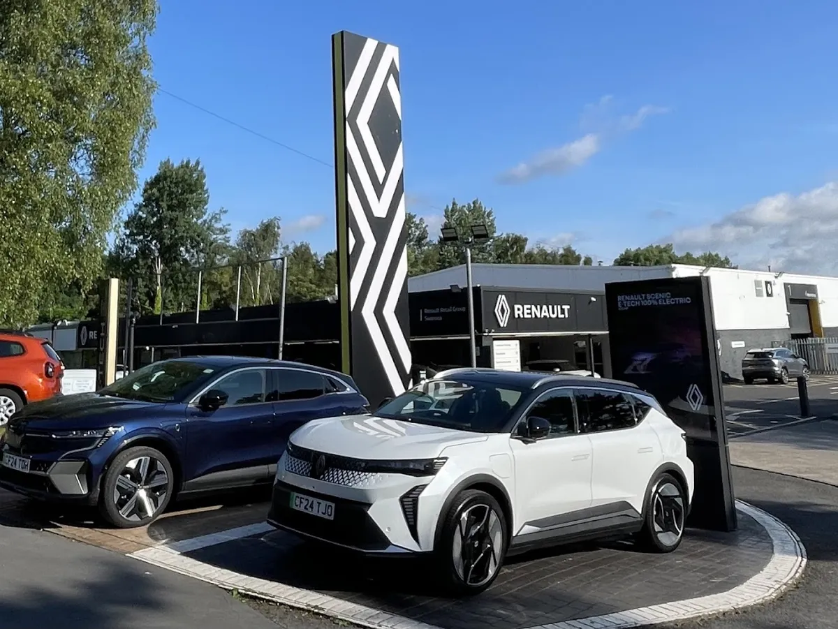 Renault Swansea photo 5