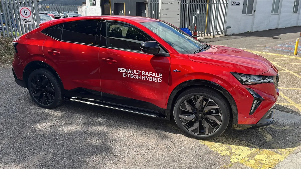 Renault Watford photo 6