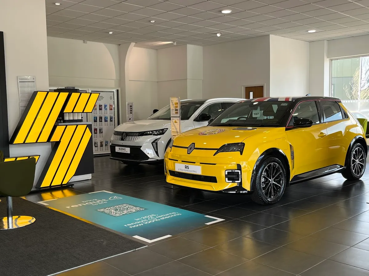 Renault Watford photo 9