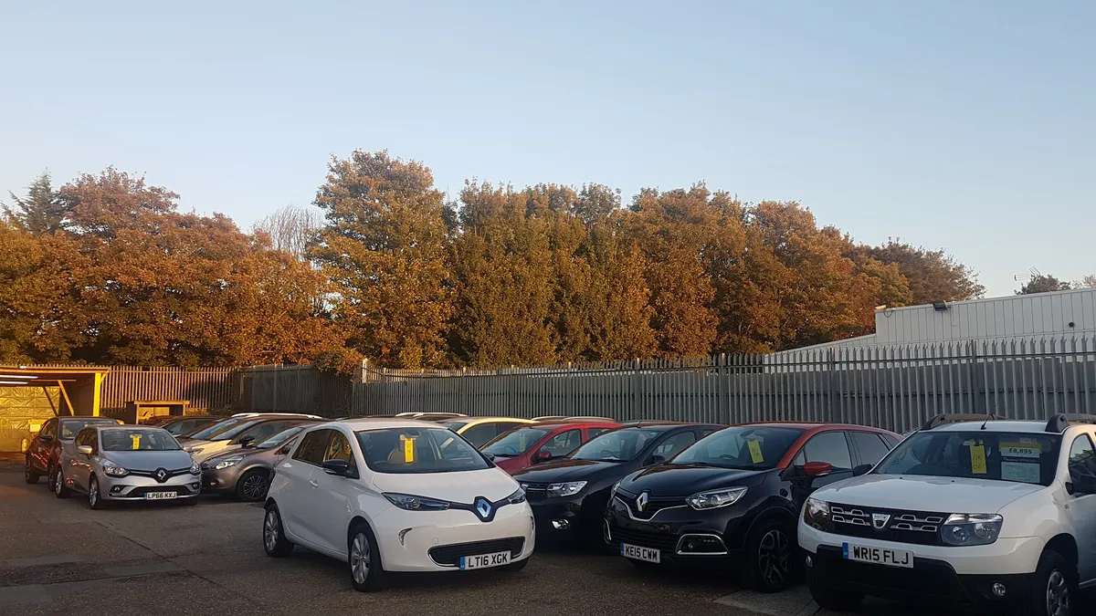 Renault Watford photo 10