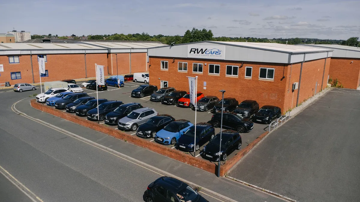 RW Cars - Showroom photo 2