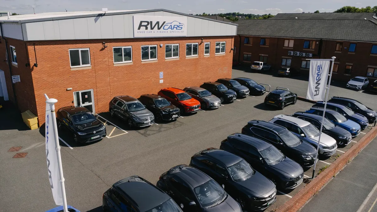 RW Cars - Showroom photo 4