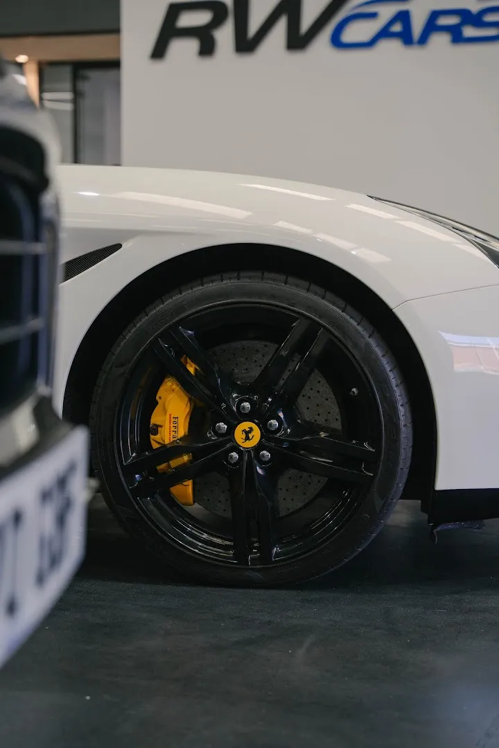 RW Cars - Showroom photo 10