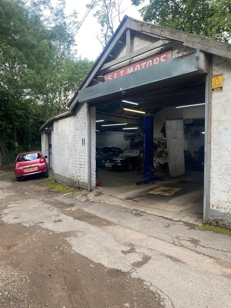 S & J motors photo 3