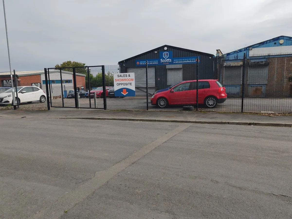 Scott's of Leeds Car Sales, MOT & Service Centre photo 4