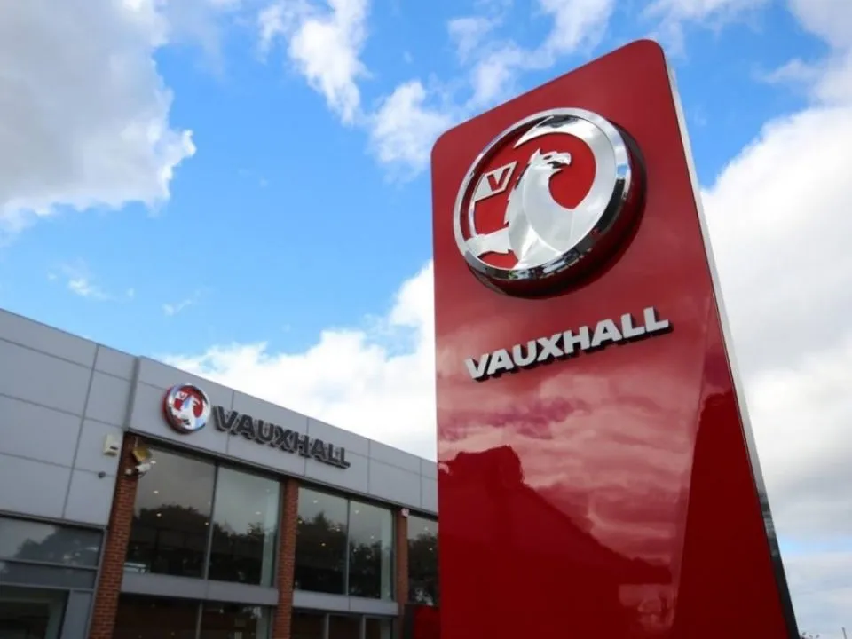 Snows Vauxhall Southampton — Vauxhall dealer in Southampton