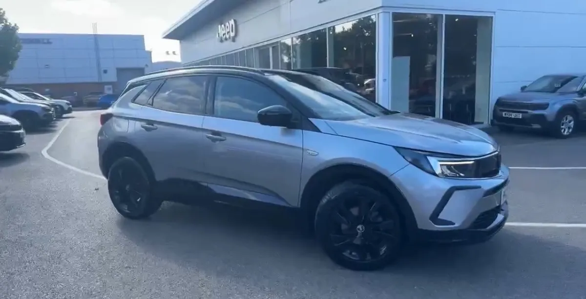 Snows Vauxhall Southampton photo 8