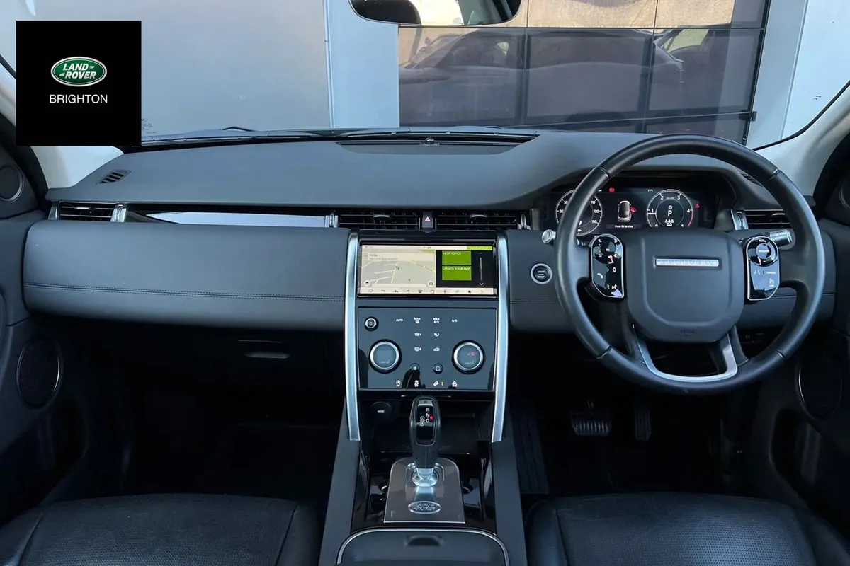 Southeast Motors Land Rover Brighton photo 7