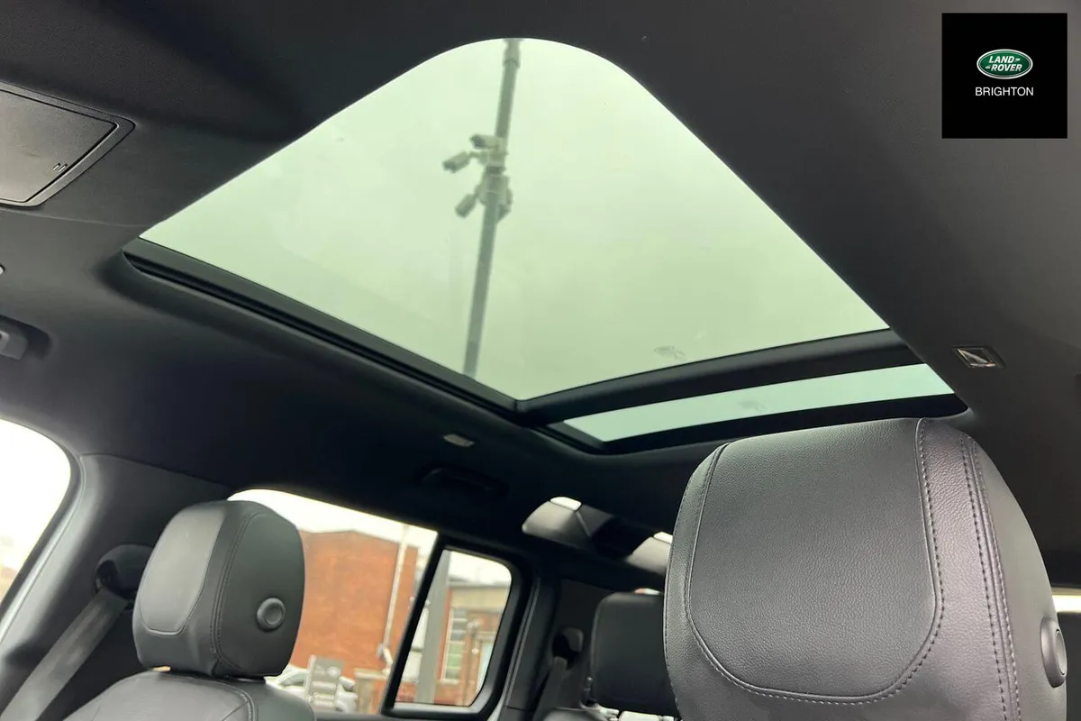 Southeast Motors Land Rover Brighton photo 10