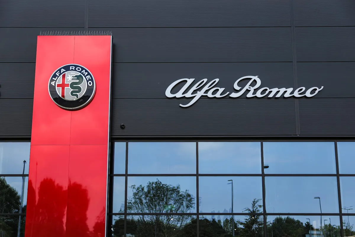 Stellantis &You Alfa Romeo Bristol Cribbs — Alfa Romeo dealer in Bristol