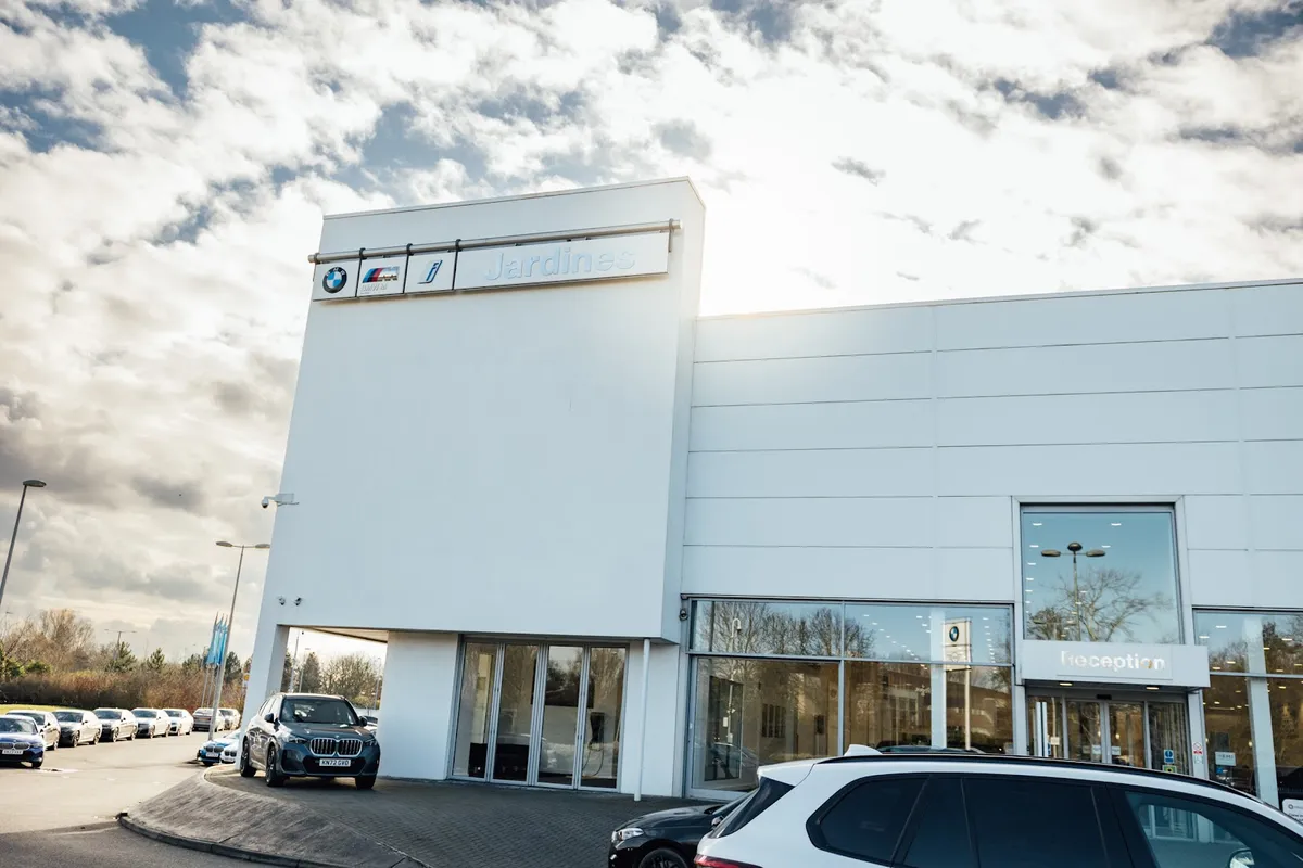 Stratstone BMW Milton Keynes — BMW dealer in Milton Keynes
