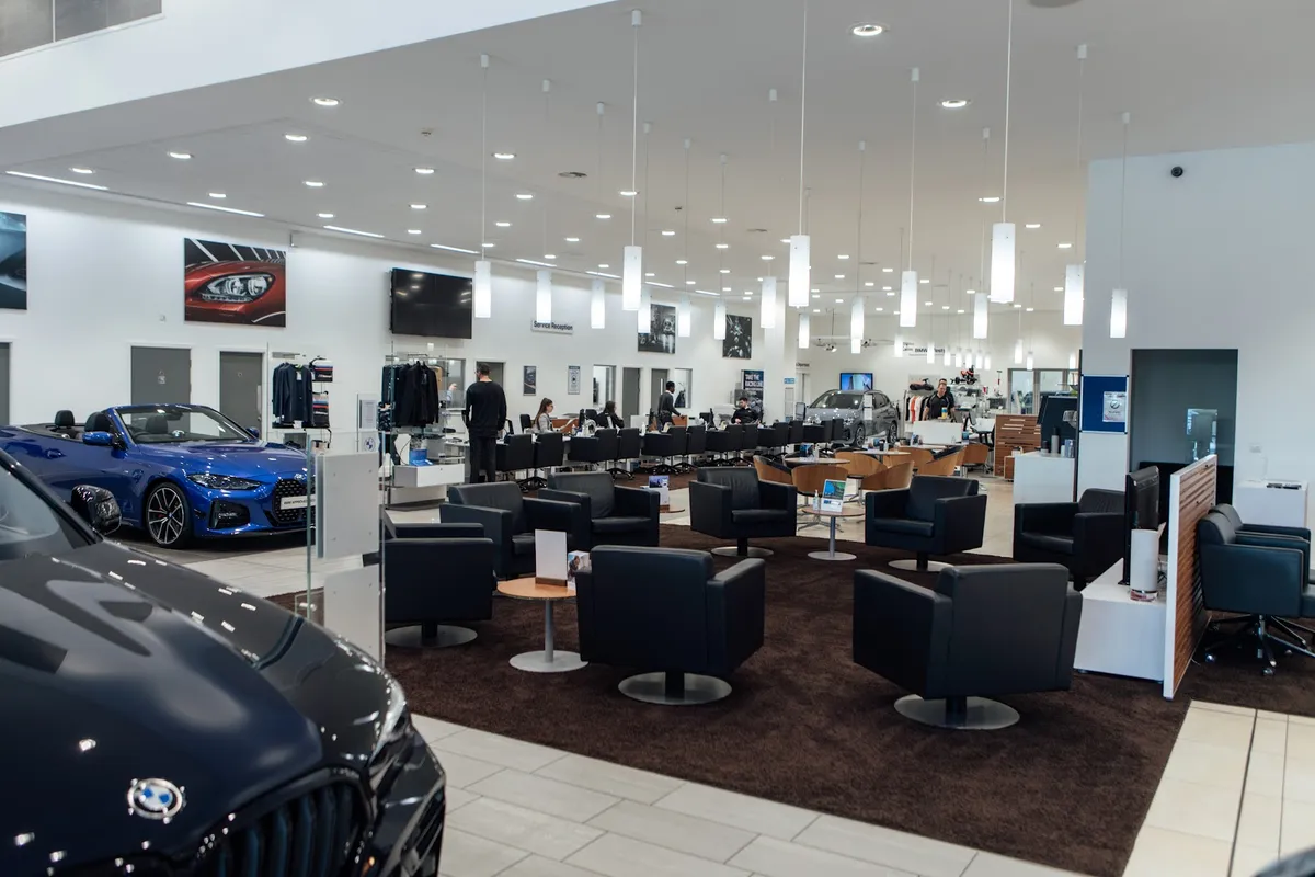 Stratstone BMW Milton Keynes photo 3