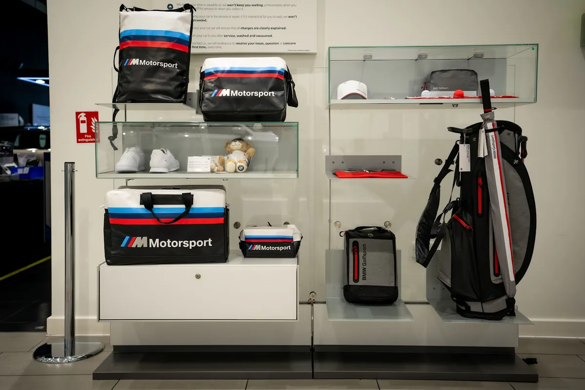 Stratstone BMW Milton Keynes photo 6