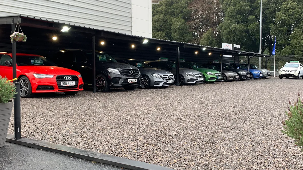 Trade Right Cars Cardiff photo 2