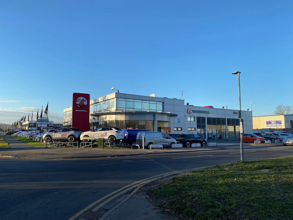 Vauxhall Eden Reading photo 5