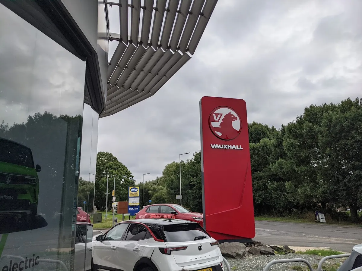 Vauxhall Eden Reading photo 9