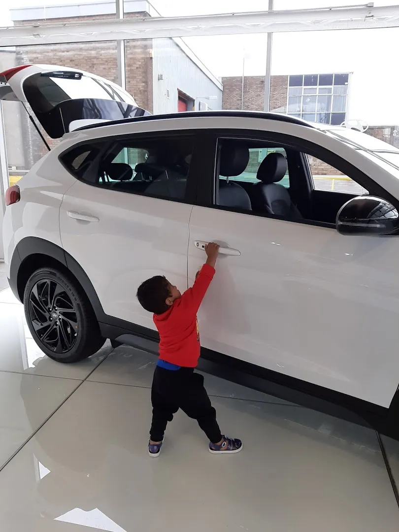 Vertu Hyundai Edinburgh East photo 6