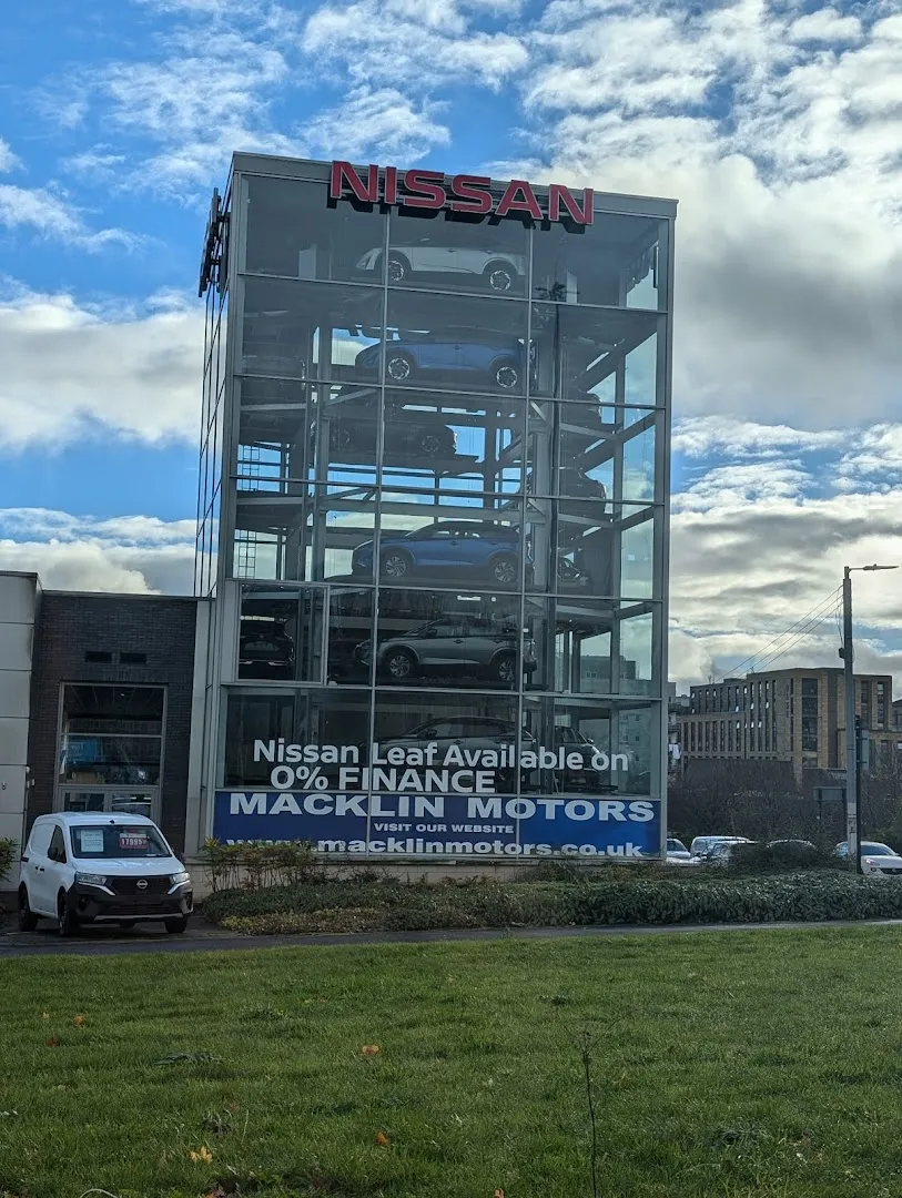 Vertu Nissan Glasgow Central photo 8