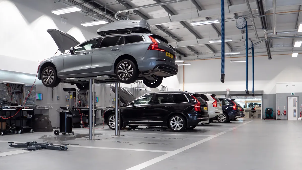 Volvo Cars Bolton photo 4