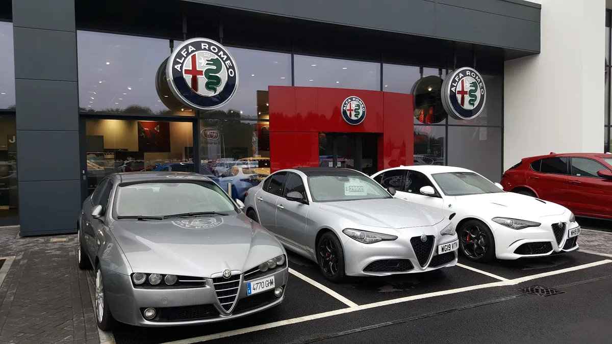Vospers Alfa Romeo Exeter photo 7