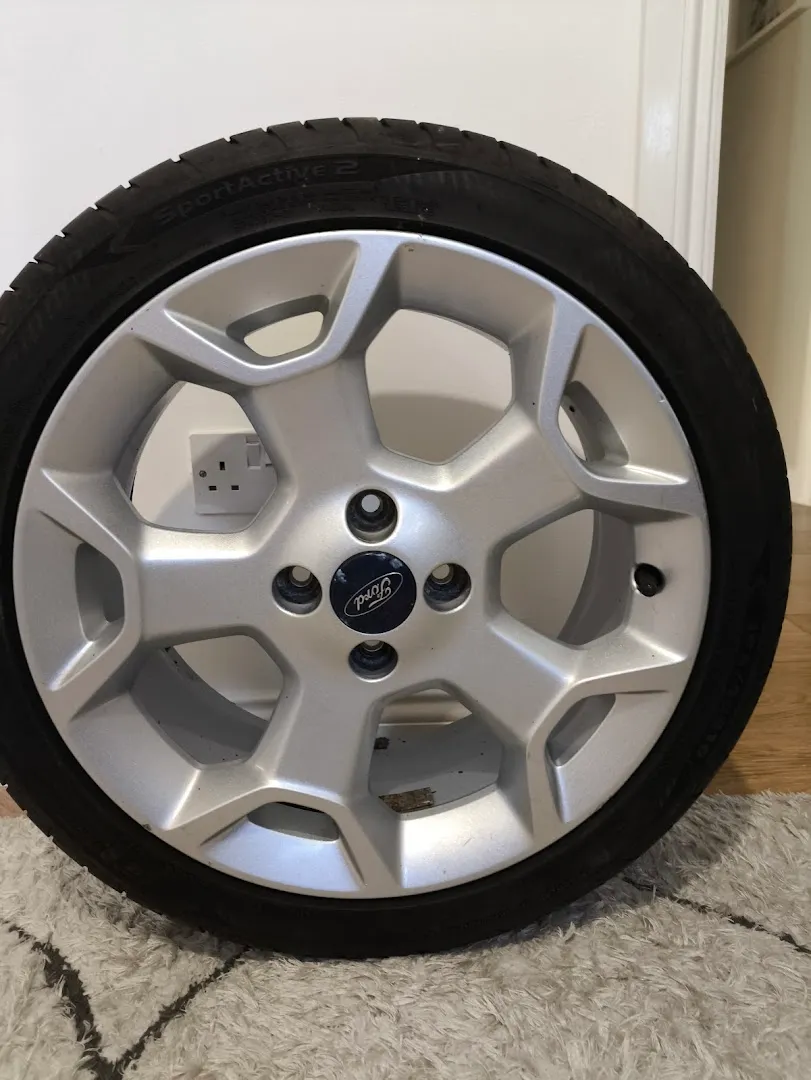 Ward Motors Leeds Used Cars Leeds Showroom photo 7