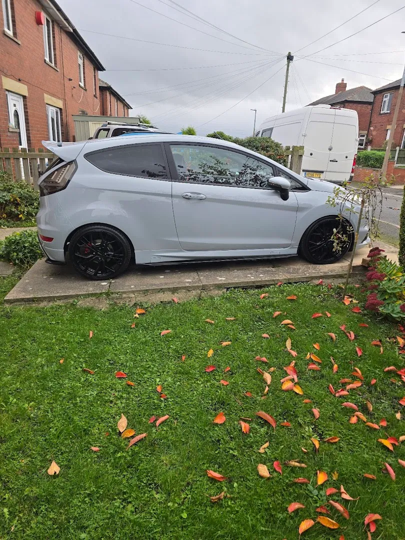 Ward Motors Leeds Used Cars Leeds Showroom photo 8