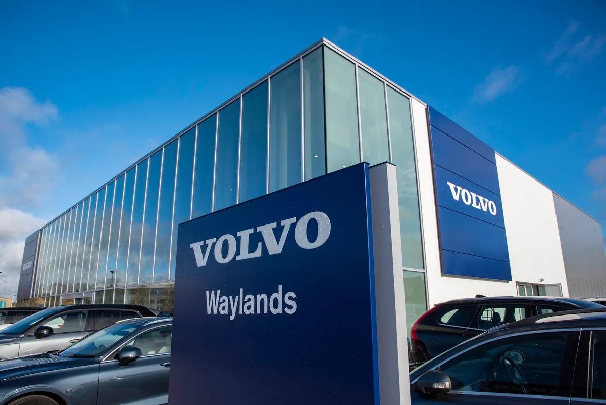 Waylands - Volvo Cars Reading photo 3
