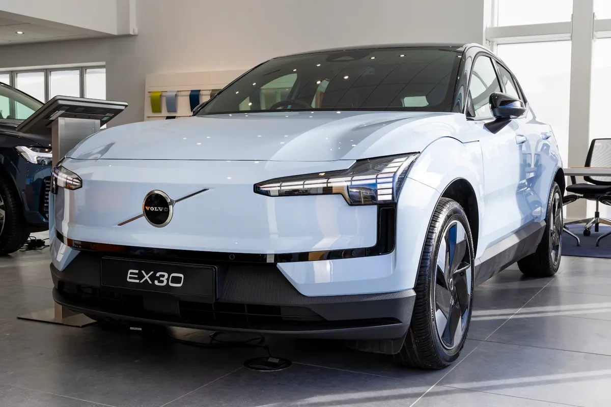 Waylands - Volvo Cars Reading photo 4