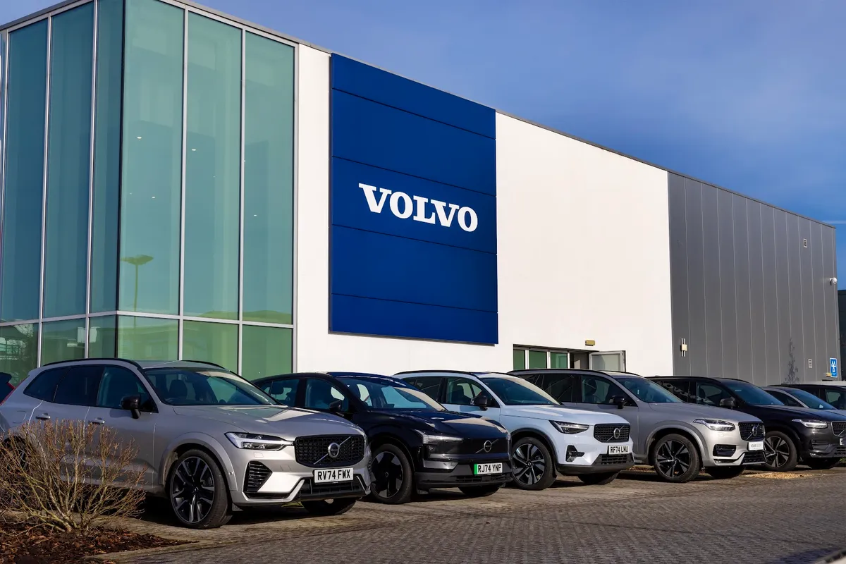 Waylands - Volvo Cars Reading photo 5