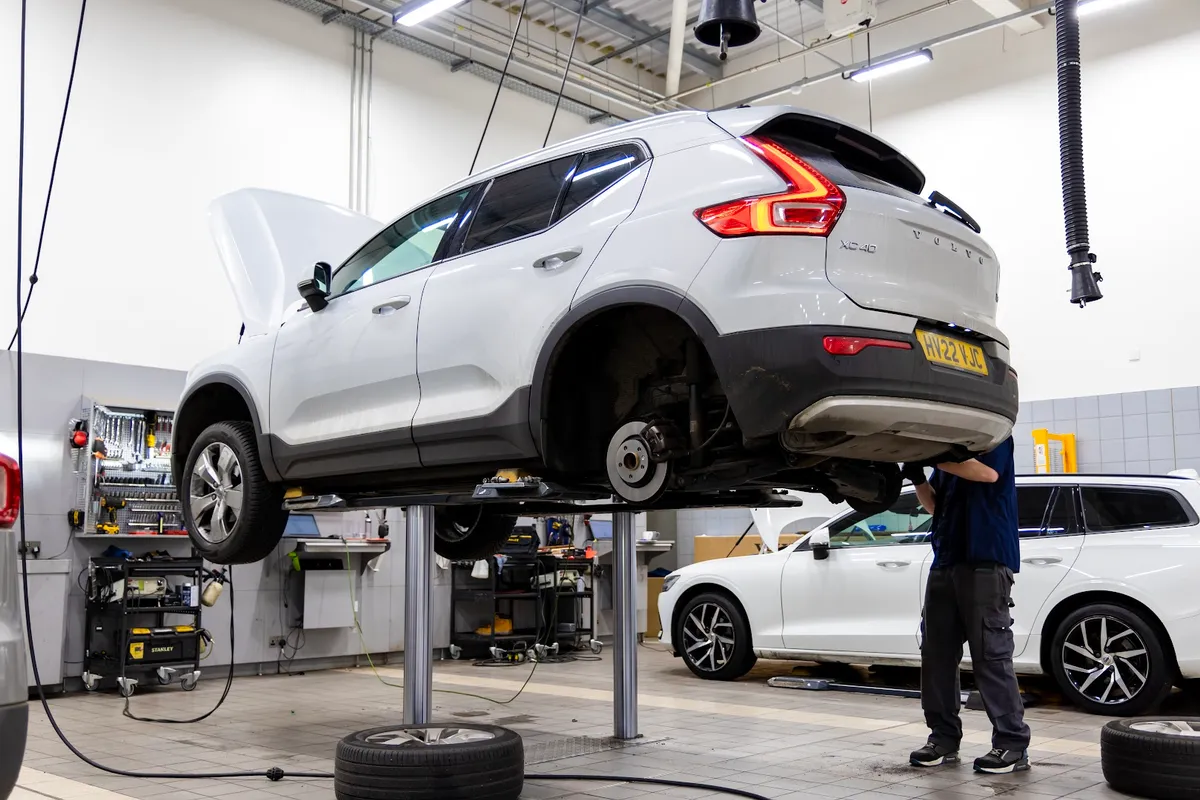 Waylands - Volvo Cars Reading photo 6