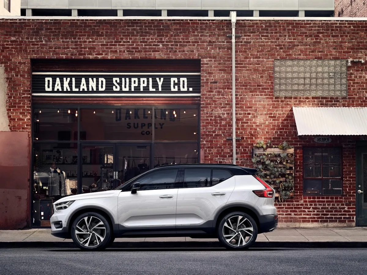 Waylands Volvo Swindon — Volvo dealer in Swindon