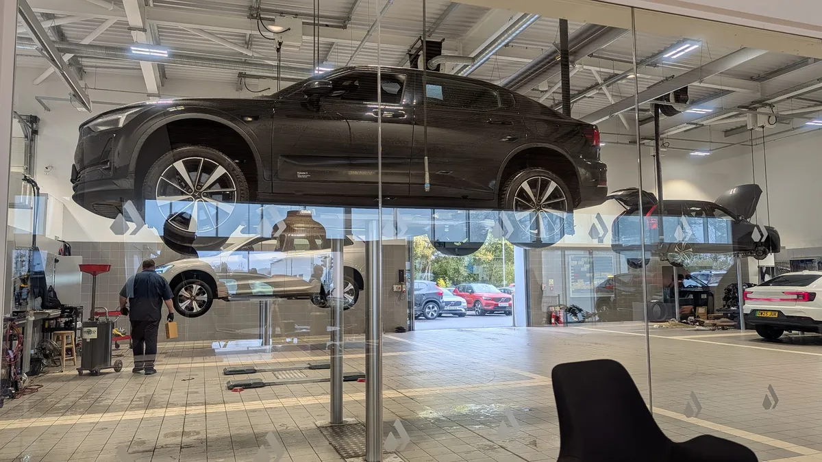 Waylands Volvo Swindon photo 4