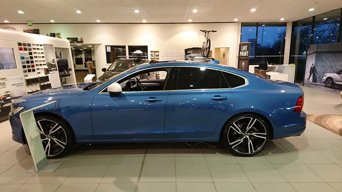 Waylands Volvo Swindon photo 6