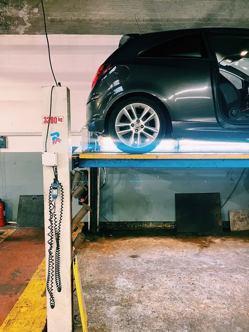 Weldon Motors MOT Test Centre & Car Repair Services Glasgow photo 4