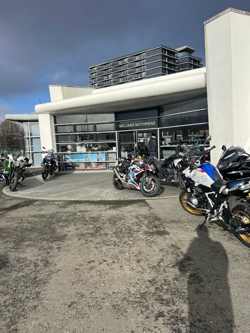 Williams Select Manchester photo 3